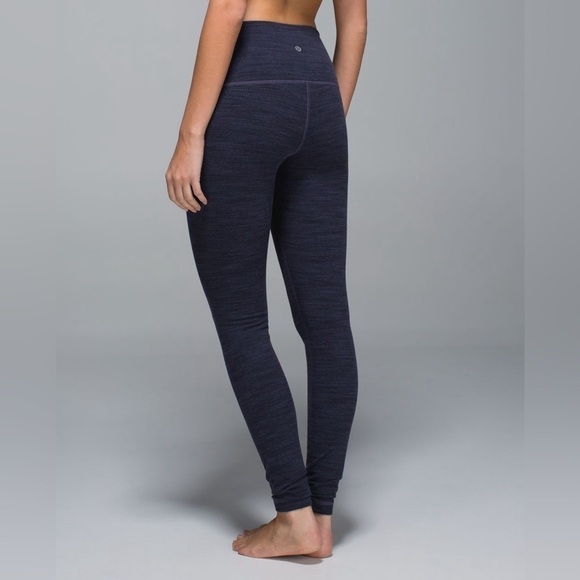 Lululemon Wunder Under Pant Roll Down
Diamond Jacquard Space Dye Black Nightfall - Picture 2 of 9